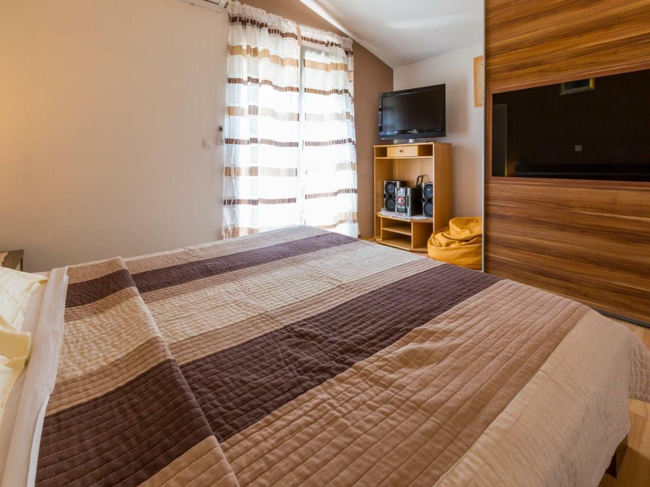 Apartments Adrasteja Dramalj Exterior photo